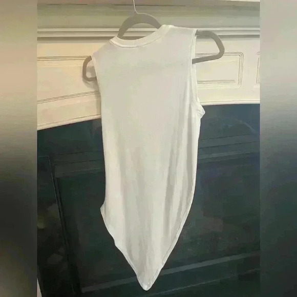 Athleta Cloudlight Restore Asymmetric Tank Top in White Size XXS - Picture 2 of 4